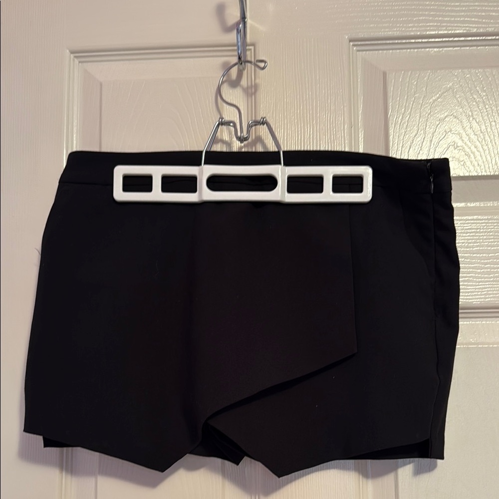 RW&CO. Black Skorts with Stretchy Fit